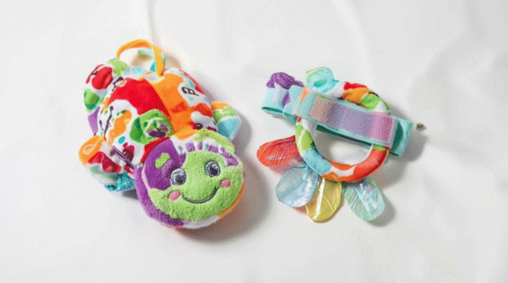 lamaze gardenbug foot finder & wrist rattle set